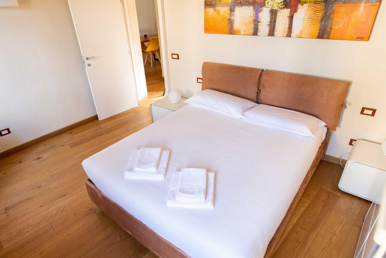 Modern, Bright Near Boboli Gardens & Santo Spirito - Homeunity Флоренция Экстерьер фото