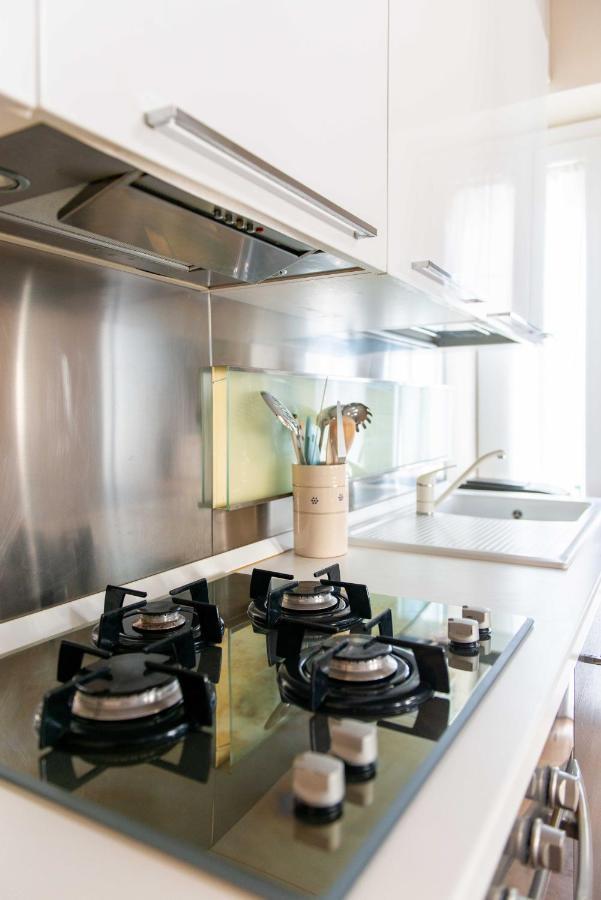 Modern, Bright Near Boboli Gardens & Santo Spirito - Homeunity Флоренция Экстерьер фото