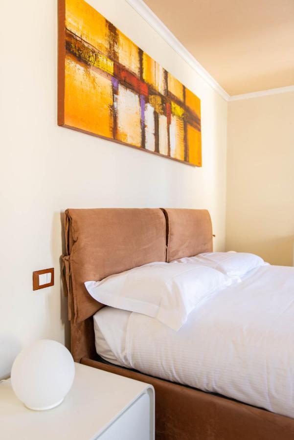 Modern, Bright Near Boboli Gardens & Santo Spirito - Homeunity Флоренция Экстерьер фото
