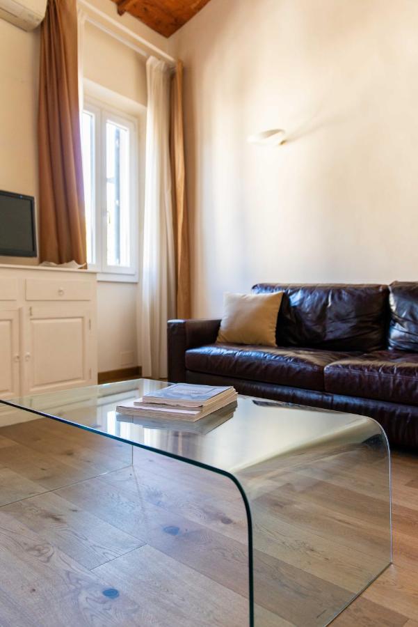 Modern, Bright Near Boboli Gardens & Santo Spirito - Homeunity Флоренция Экстерьер фото
