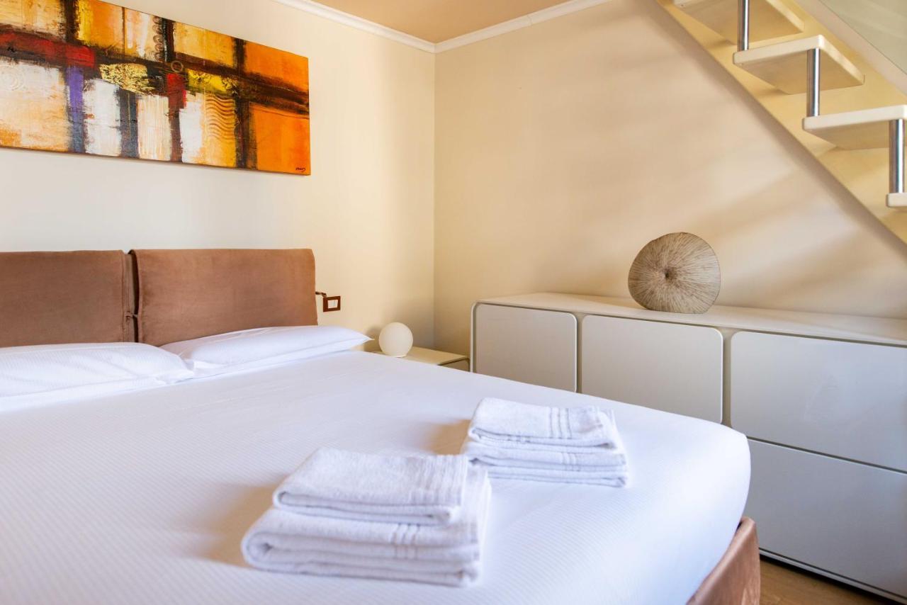 Modern, Bright Near Boboli Gardens & Santo Spirito - Homeunity Флоренция Экстерьер фото
